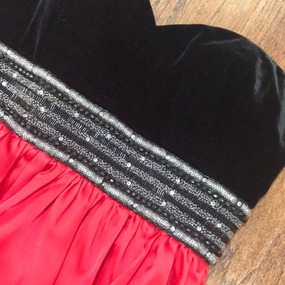 {B a d g l e y M i s c h k a} Black & Red Dress - Picture 2 of 4